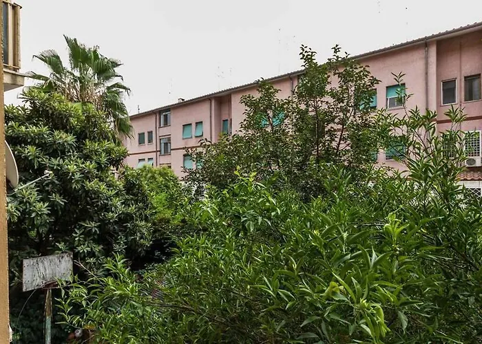 And Jubilee House בית הארחה