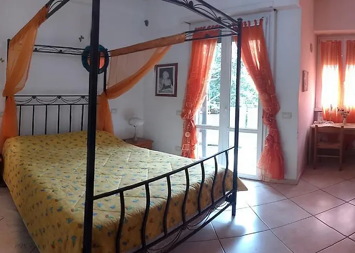 And Jubilee House בית הארחה 3*